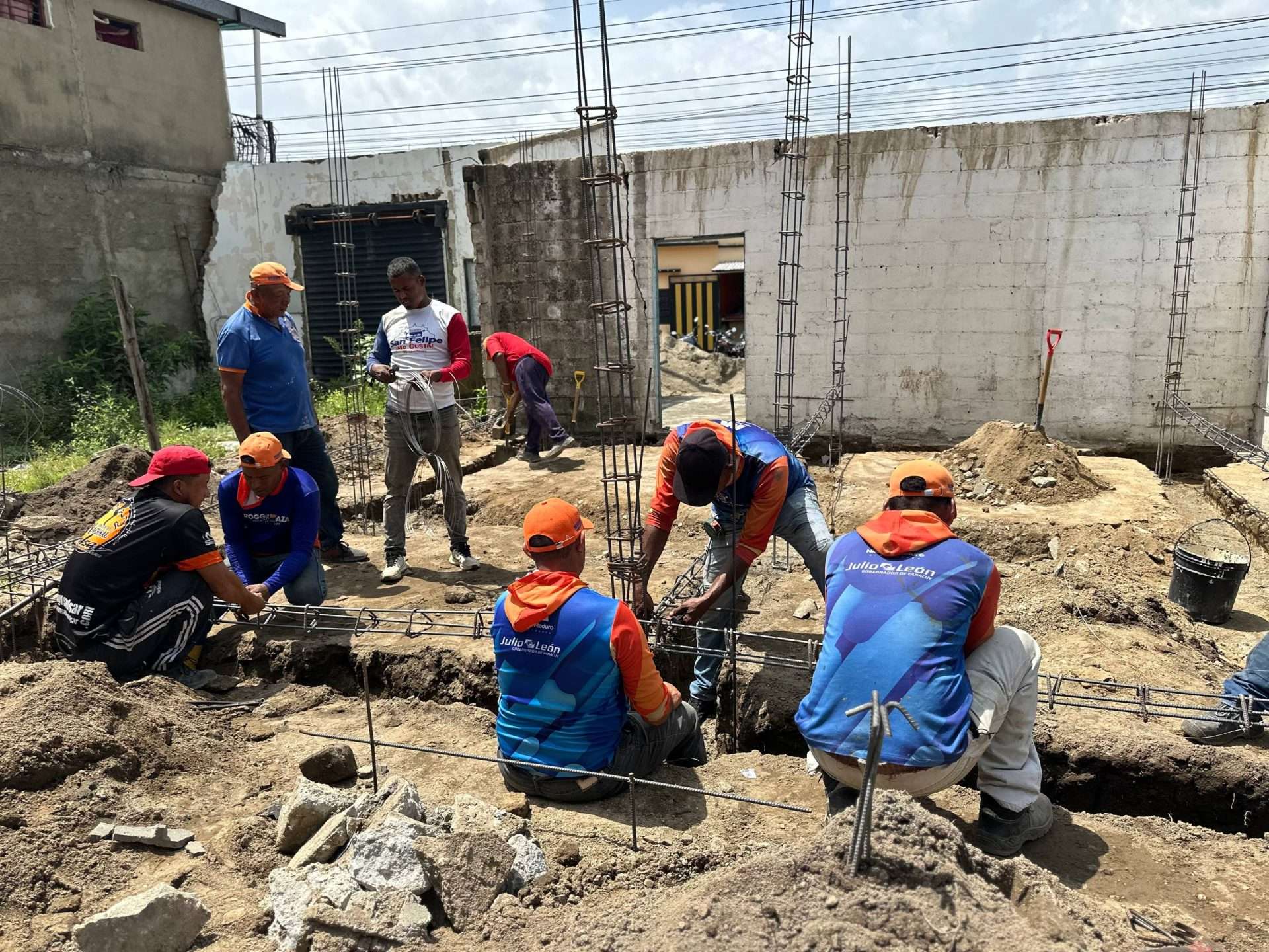 Reconstruyen viviendas en San Felipe afectadas por doble sismo del 24J