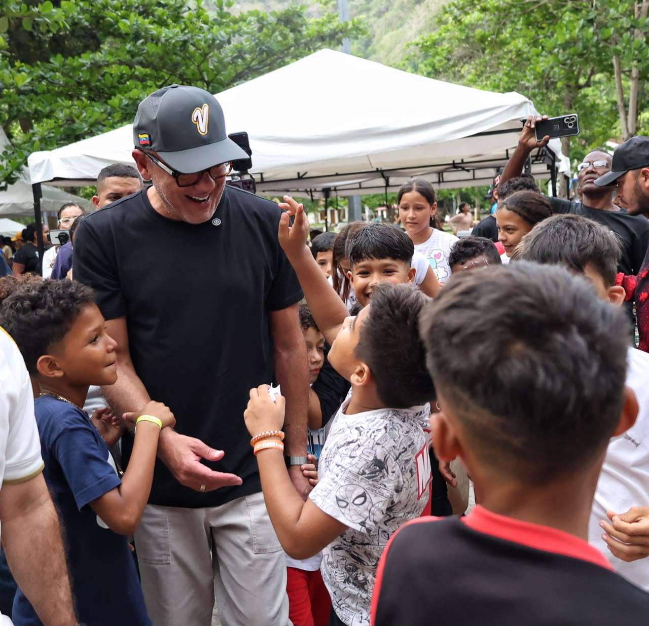 Jorge Rodríguez participó en actividades recreativas con niños y niñas en Los Caracas