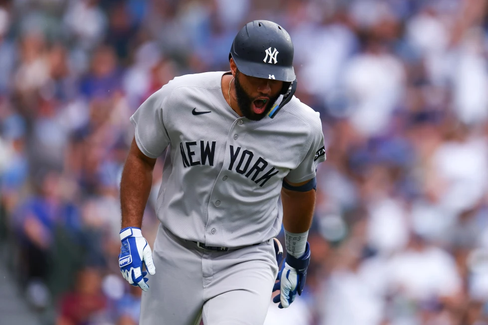 Yankees blanquean 2-0 a los Cachorros de Chicago