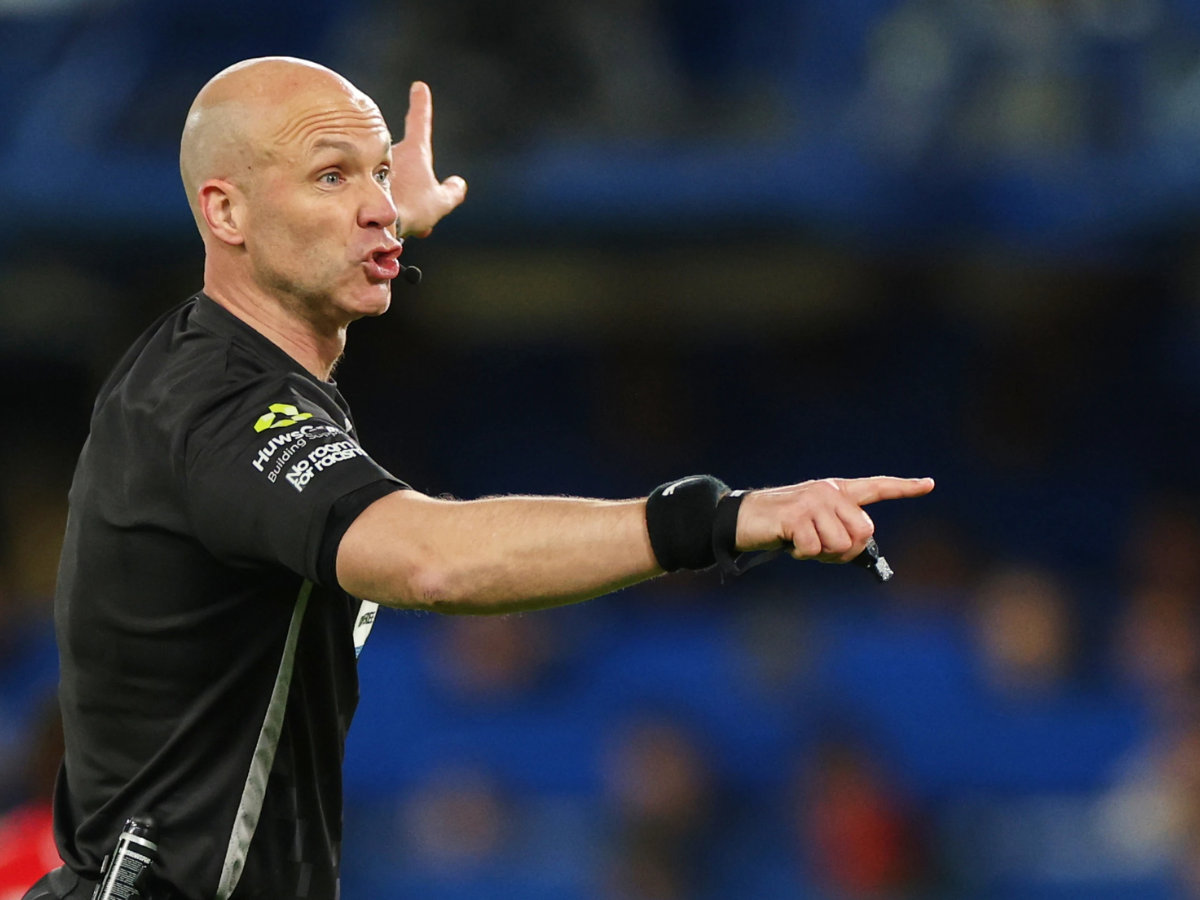 Anthony Taylor anuncia su retiro del arbitraje futbolístico