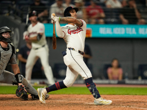 Brayan Rocchio decide con jonrón de oro