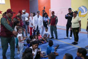 Inspeccionan campamento transitorio «Ciudadela de Catia»