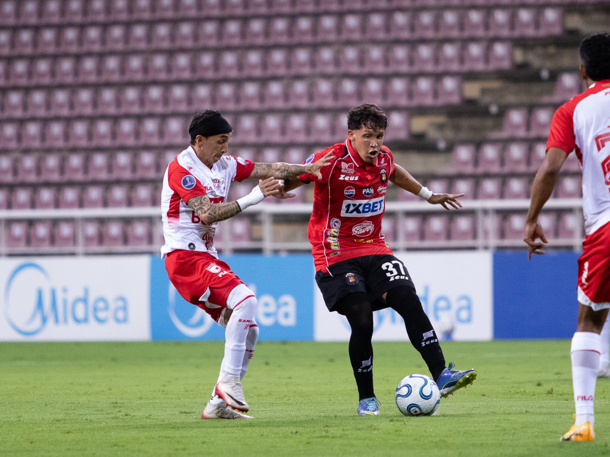Caracas FC cae goleado y se queda sin Sudamericana