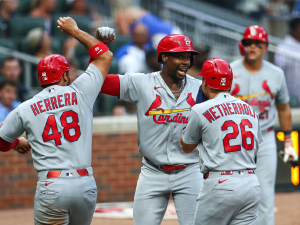 Walker, Church y Burleson pegan jonrones y Cardenales vencen