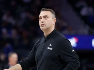 Darko Rajakovic amplía su estadía con Raptors