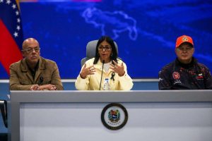 Delcy Rodríguez ordena seguir las labores de búsqueda de sobrevivientes