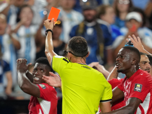 La IFAB tildó como errónea el cambio de tarjeta en el Argentina-Suiza