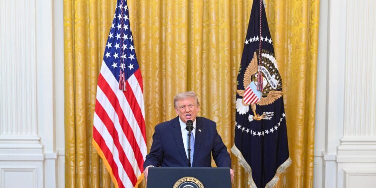 Donald Trump afirma que análisis de la CIA revela plan de Maduro para alterar elecciones