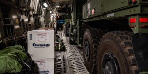 Llega a Venezuela unidad logística de EEUU con vehículos todoterreno y ambulancias militares