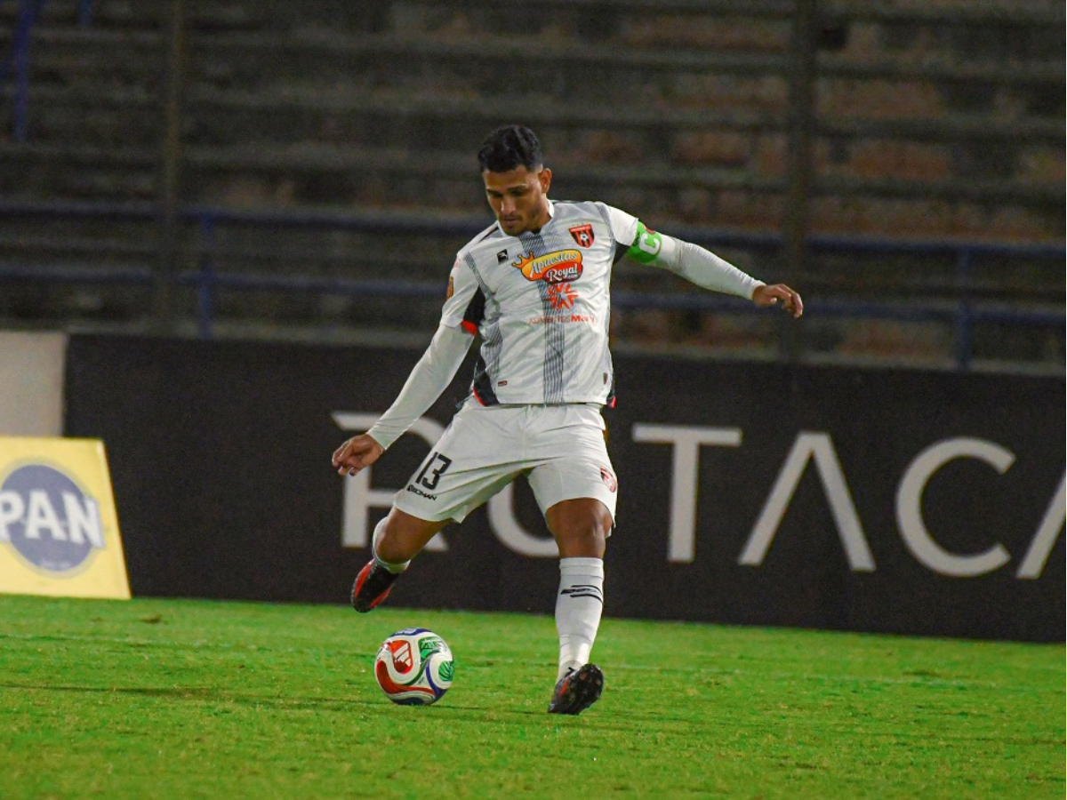 Edwin Peraza es el nuevo refuerzo en la defensa de UCV FC