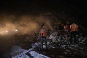 Ataques israelíes dejan dos palestinos muertos en el norte y centro de Gaza