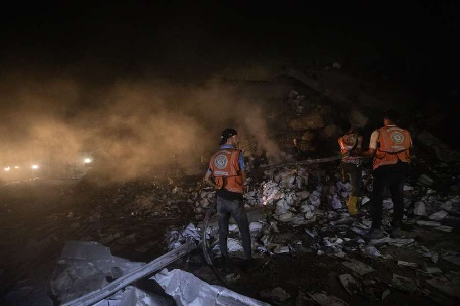 Ataques israelíes dejan dos palestinos muertos en el norte y centro de Gaza