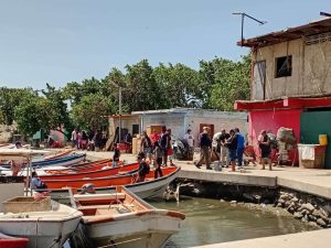 Corredor marítimo abastece comunidades aisladas de La Guaira
