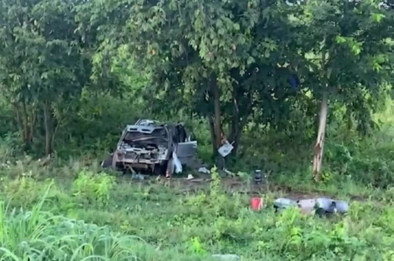 Tres muertos y dos heridos en choque de vehículo contra un árbol 