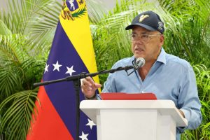 Presidente de la AN sobrevuela Los Caracas para inspeccionar campamento transitorio