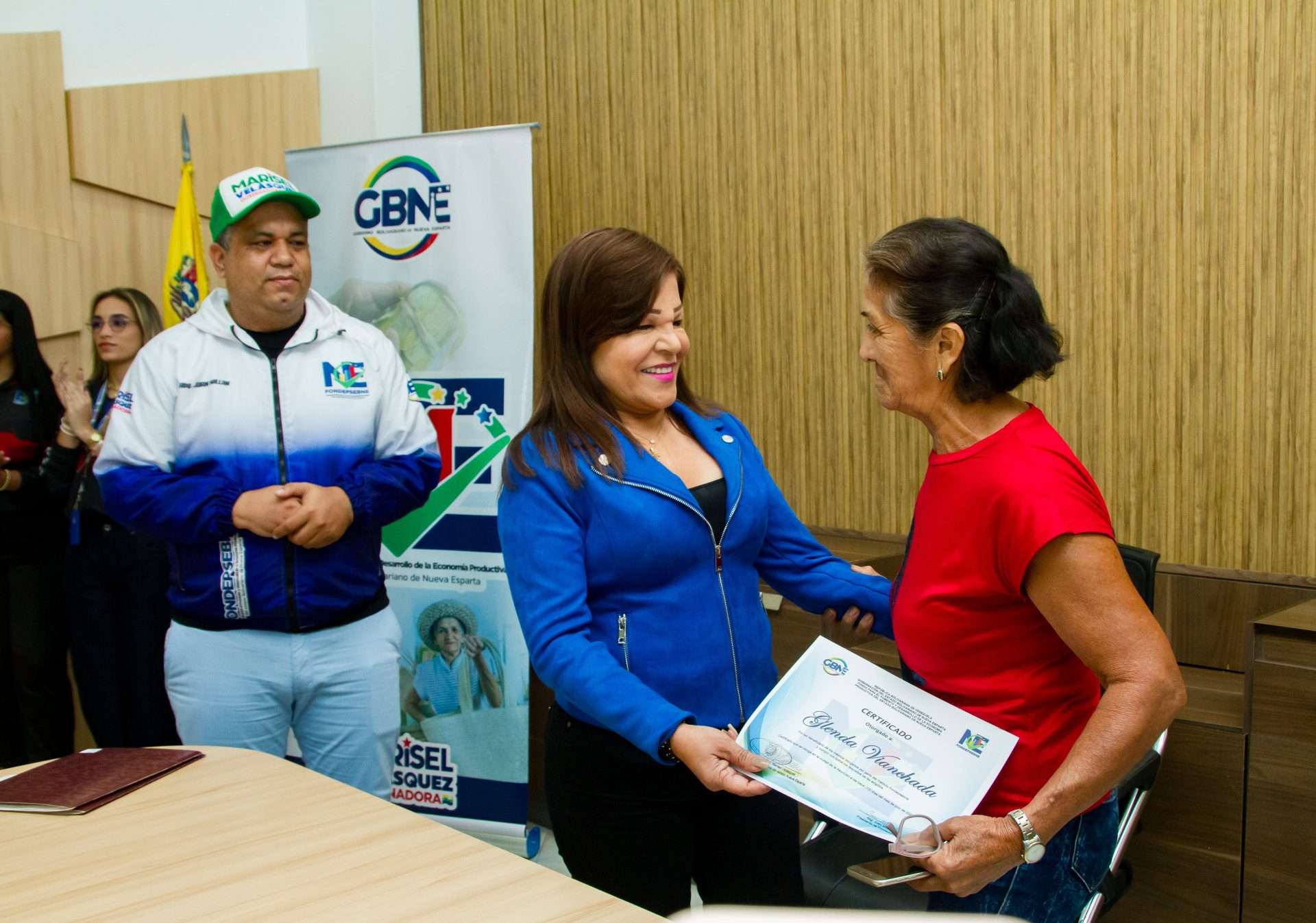 Emprendedores de Nueva Esparta reciben inyección de Bs. 5,5 millones