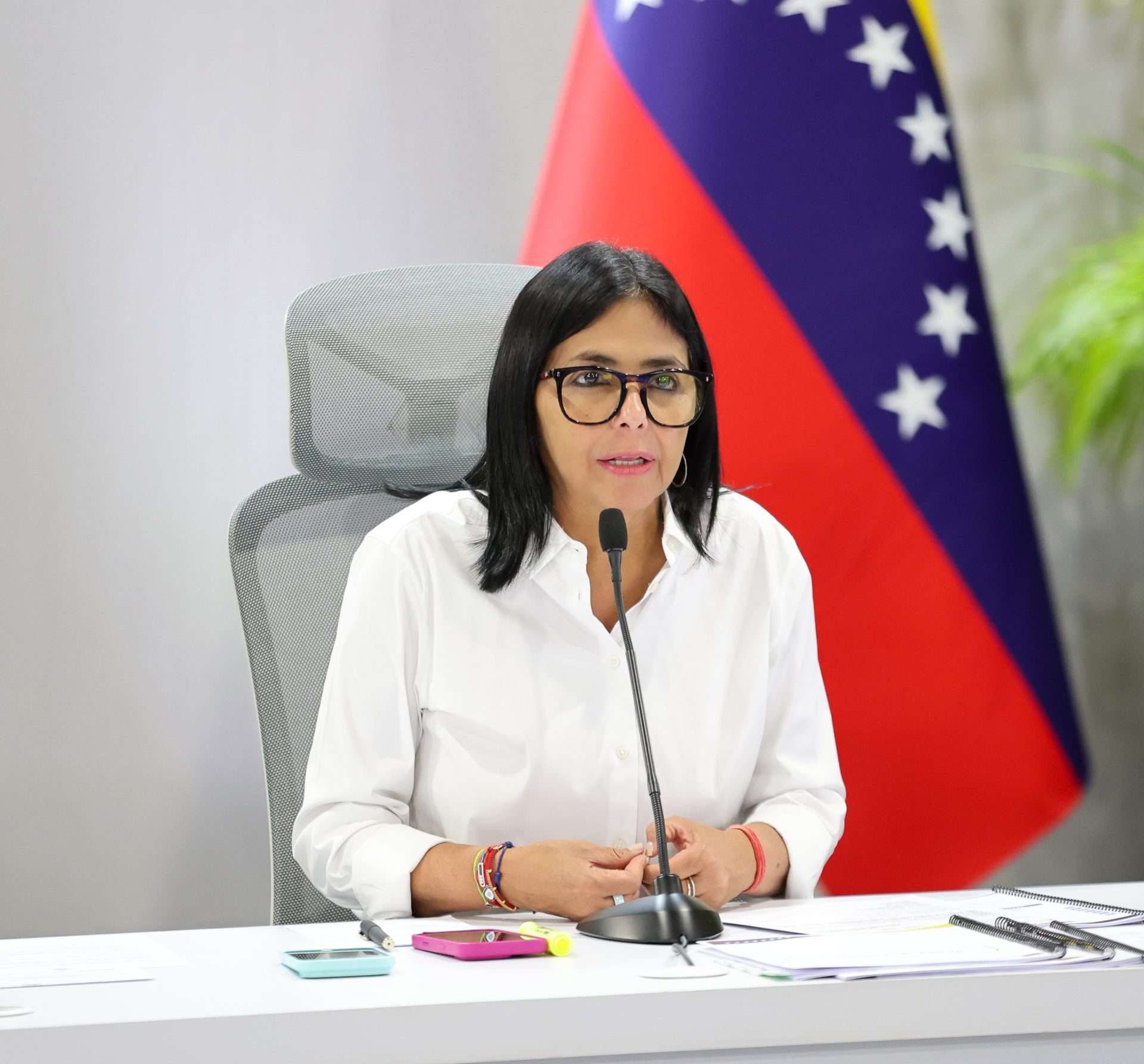 Delcy Rodríguez a afectados por sismos: “Mi mayor alegría será entregarles su vivienda”