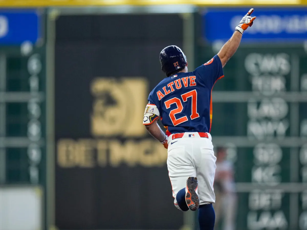 José Altuve conecta su 12vo bambinazo en derrota ante Orioles