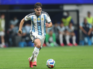 Julián Álvarez sigue forzando para ir al Barcelona