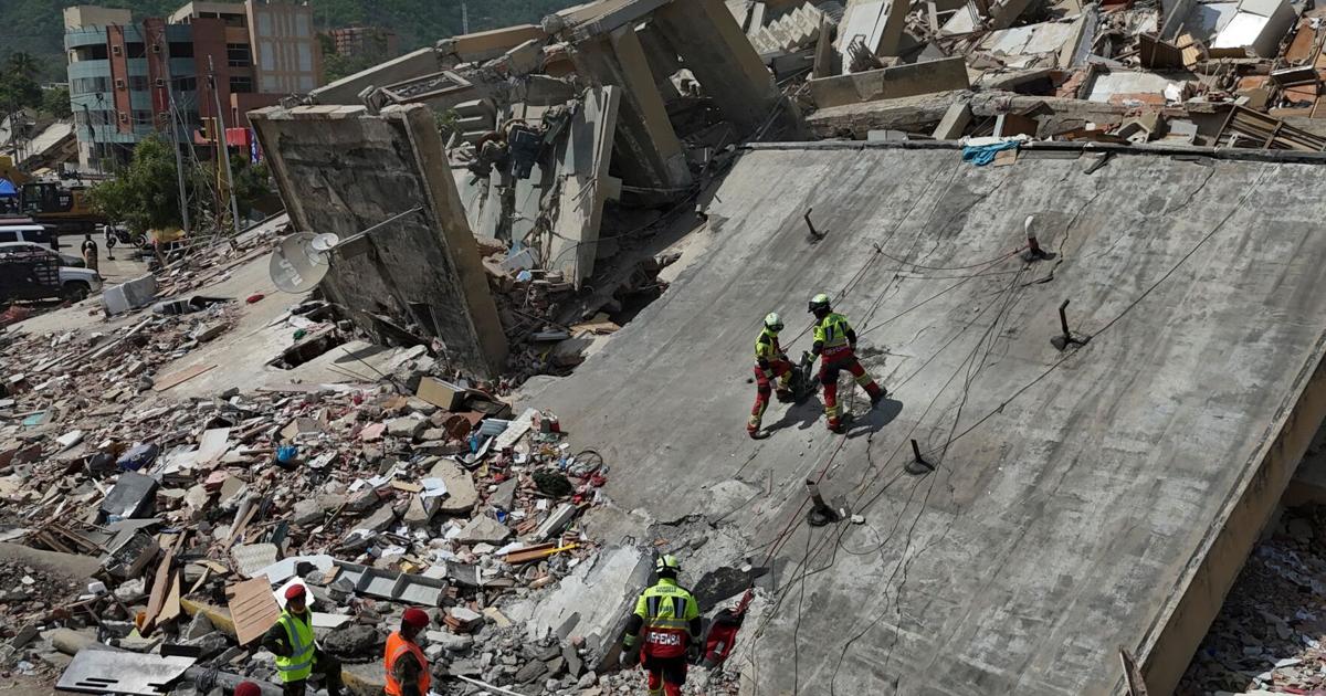 Localizaron a una niña con vida entre los escombros 11 días después del sismo en La Guaira