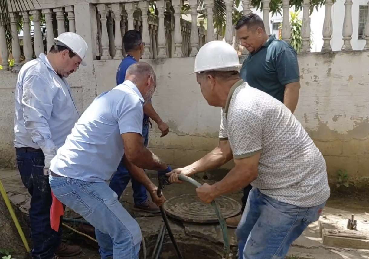 Servicios públicos operativos en Charallave tras el doble terremoto 