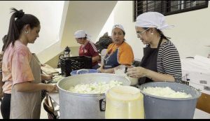 En Valera preparan alimentos congelados para afectados terremotos