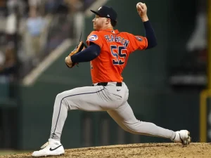Astros designan para asignación a Nate Pearson