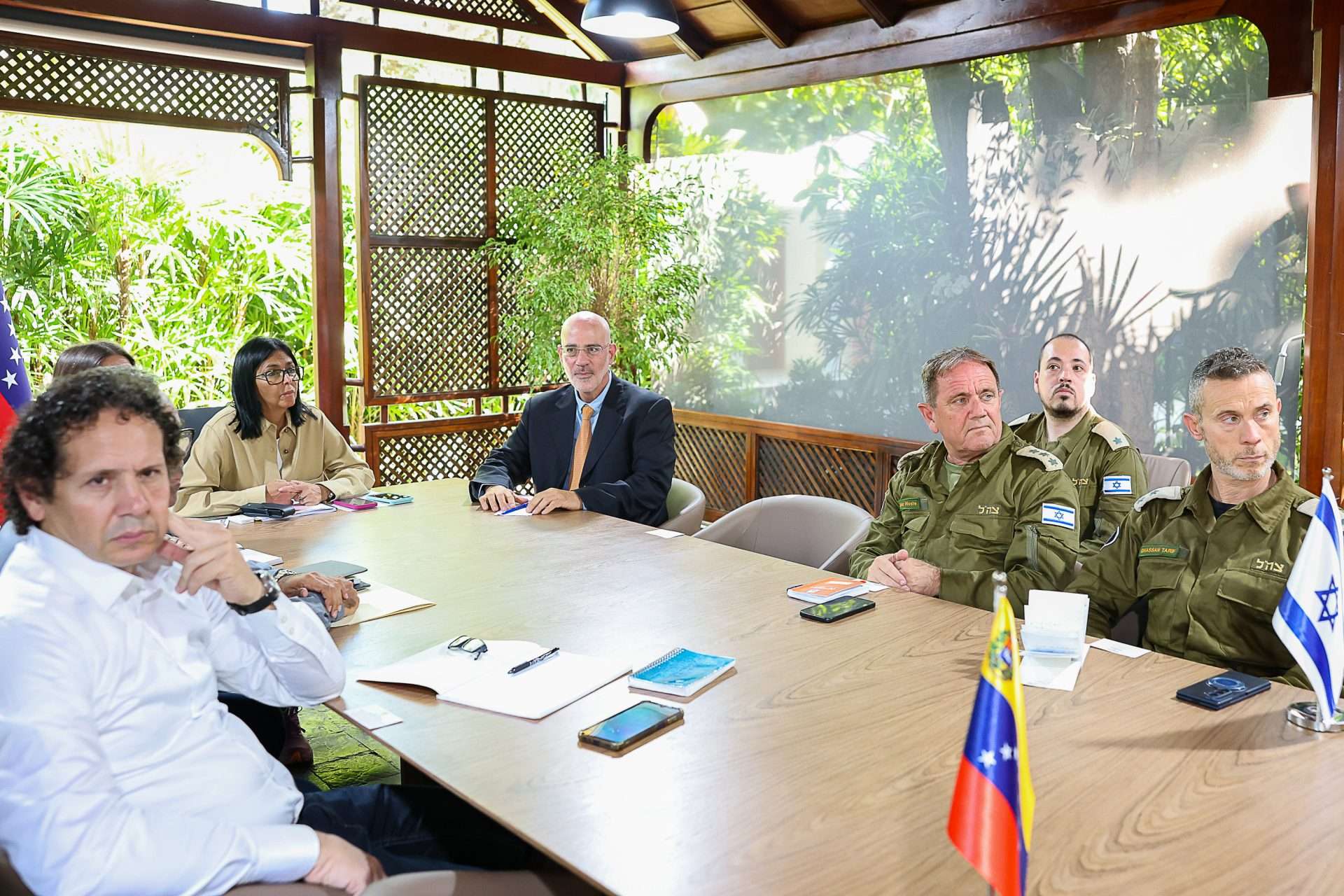Presidenta (e) evalúa el avance de la recolección de escombros
