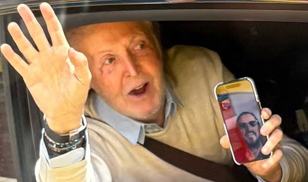 Paul McCartney y Ringo Starr sorprendieron a fans de los Beatles en una calle de Liverpool