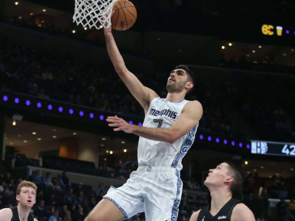 Santi Aldama ahora jugará para los Mavericks