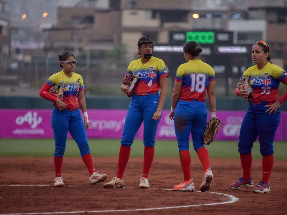 Softbol femenino batalló hasta lo último
