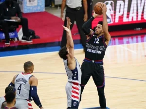 Tobias Harris llega a las filas de los Spurs