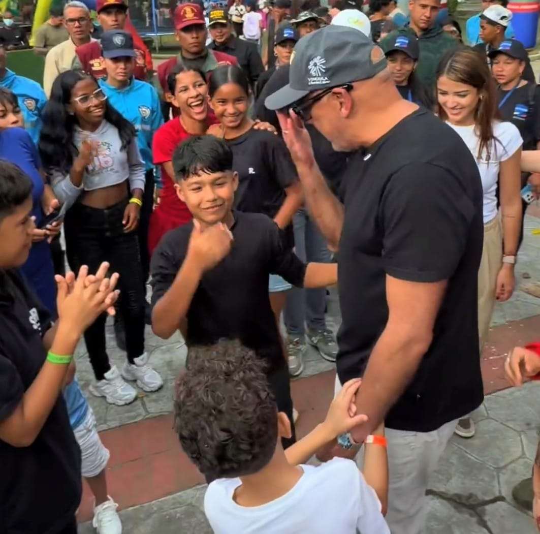 Jorge Rodríguez tras visitar Los Caracas: de los campamentos saldrán a sus viviendas