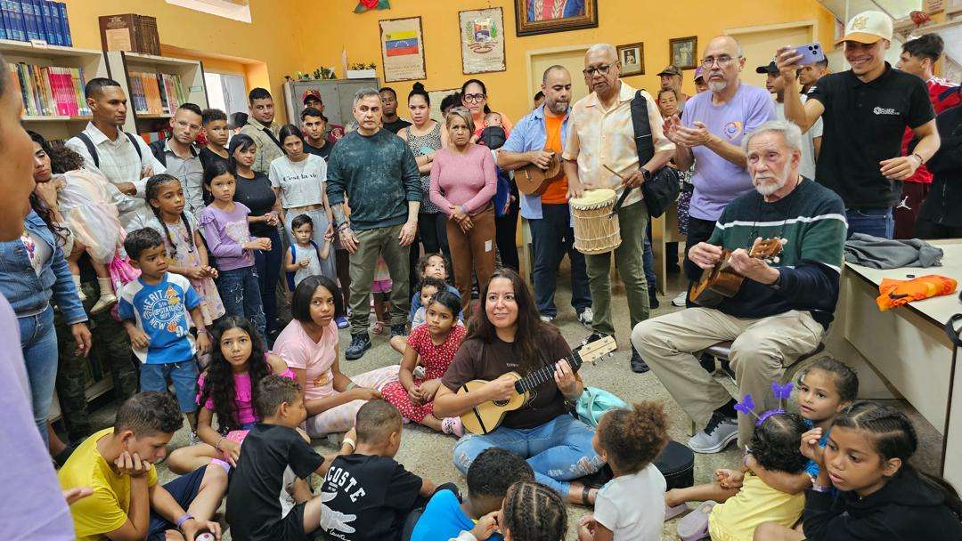 Gran Misión Viva Venezuela llevó alegría y canciones a campamento en Candelaria