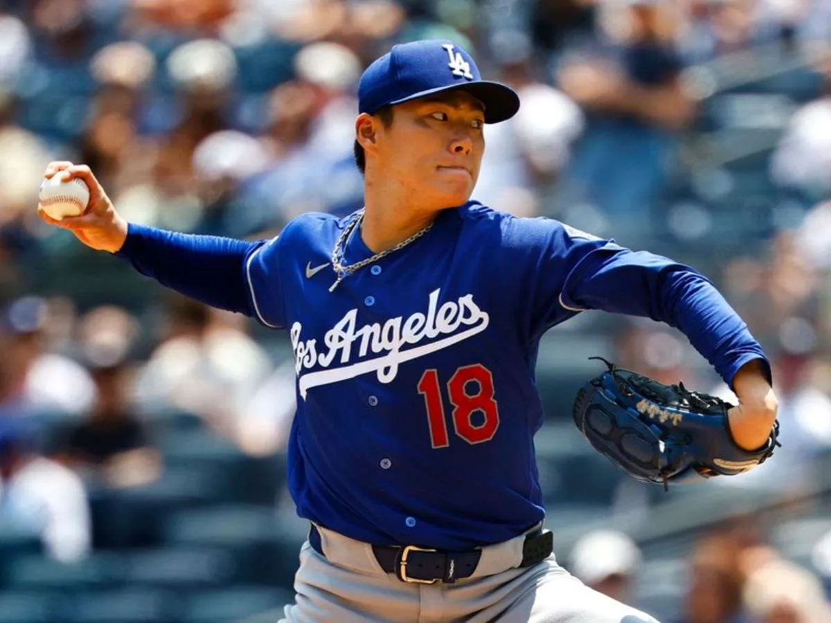 Yamamoto completó su primer juego en temporada regular