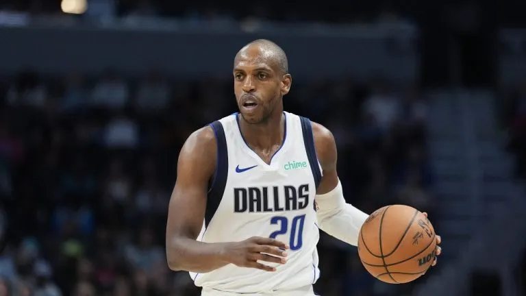 Khris Middleton regresa a los Wizards en un mega traspaso