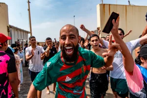 «No se pueden dar cifras exactas, es imposible, hay miles cruzando», caos absoluto en la frontera entre Marruecos y Ceuta