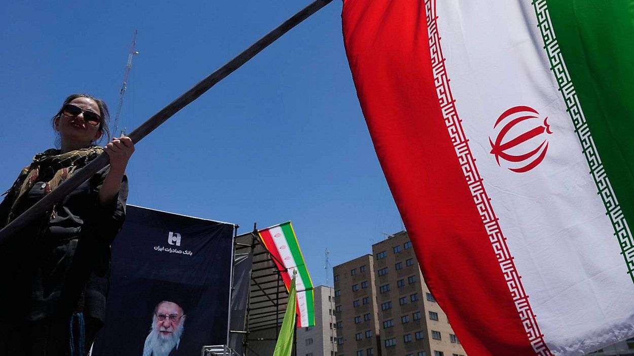 Rusia y China exigen fin de presiones a Irán