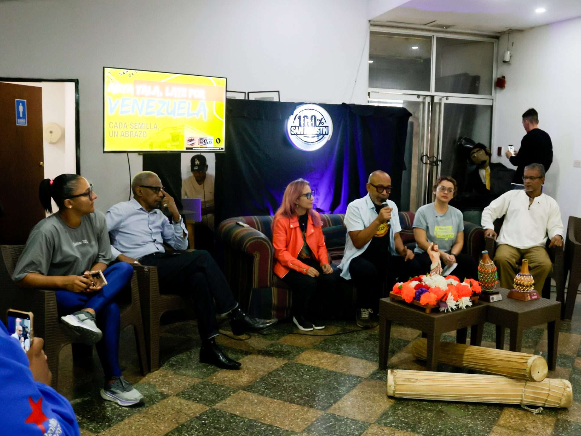 Organizaciones culturales activan red de solidaridad en campamentos