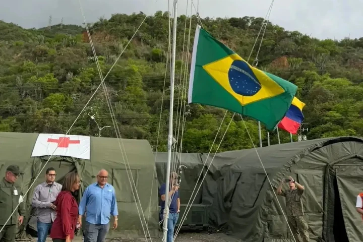 Marina de Brasil instala hospital de campaña para reforzar atención médica en La Guaira