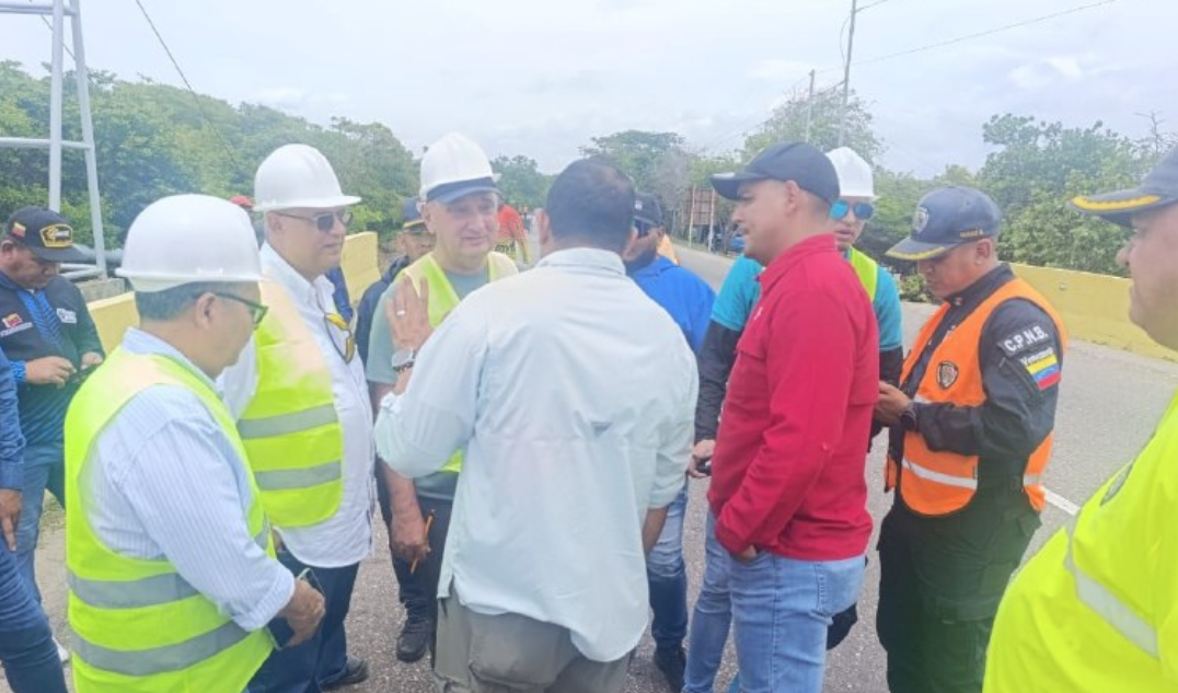 Construyen vía alterna ante afectación del puente Boca de Yaracuy