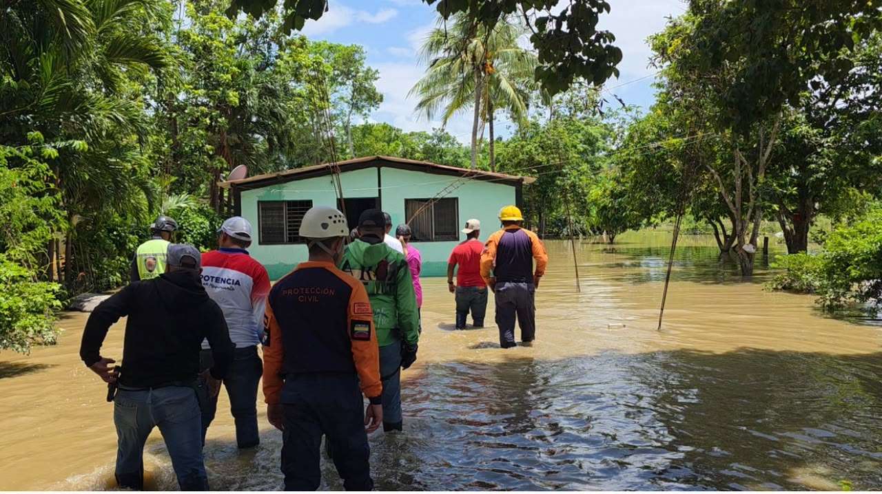 Lluvias causan fallas estructurales en puente de la autopista en Yaracuy