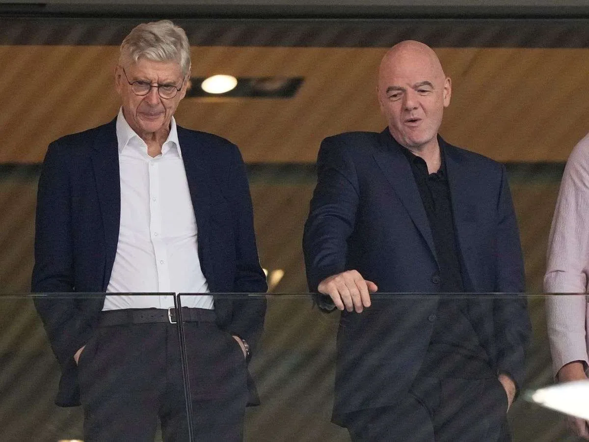 Arsene Wenger también se distancia de Infantino