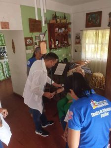 40 familias de El Latón en Paracotos reciben atención psicológica