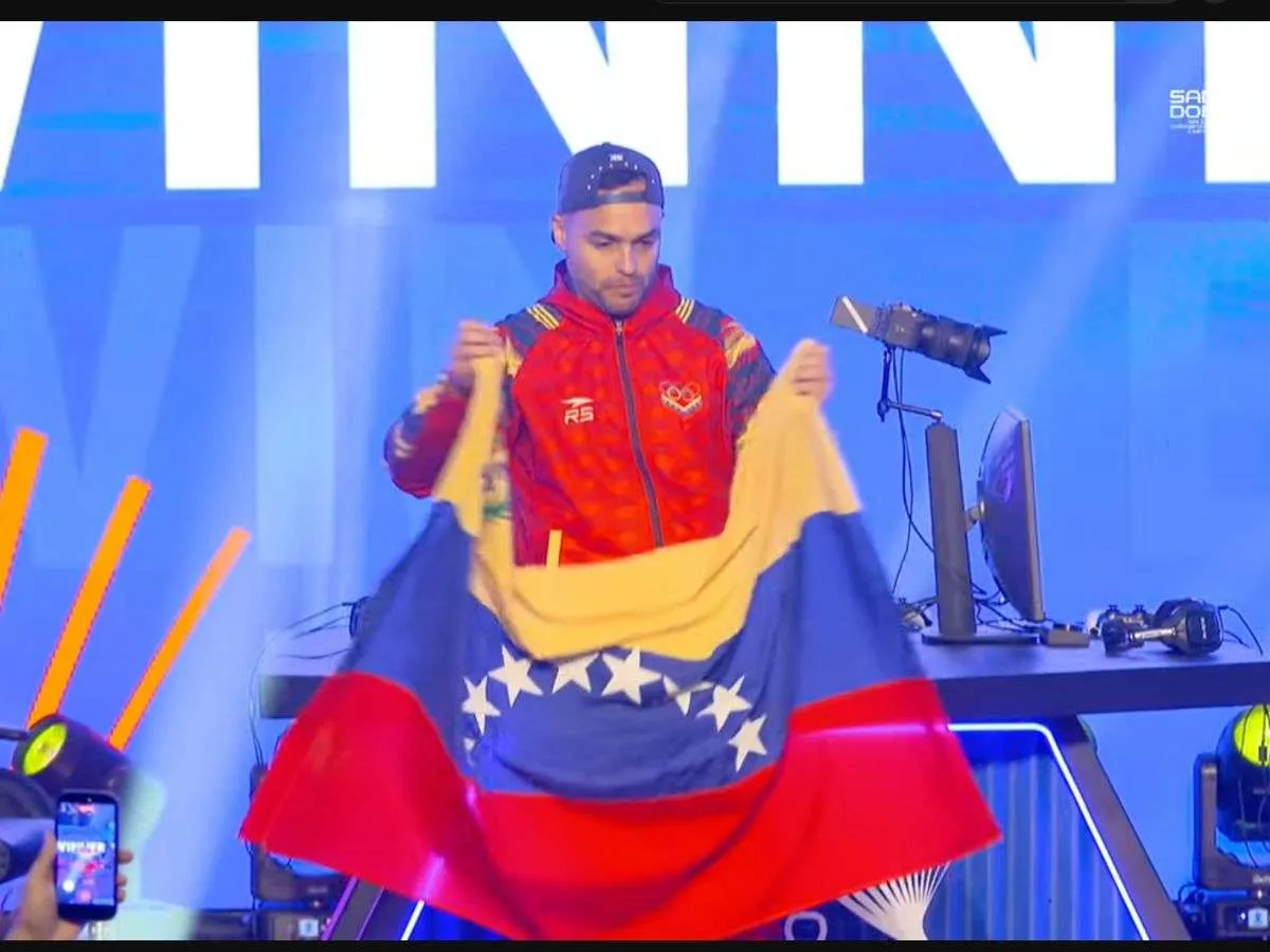 Carlos Salazar conquista el bronce del eFootball en Santo Domingo
