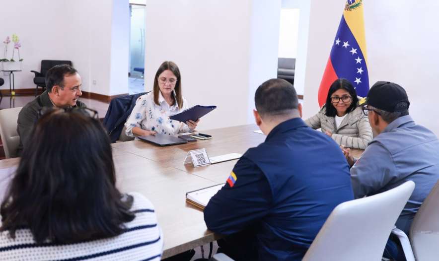 Presidenta (E) dirigió reunión de trabajo con el Estado Mayor Eléctrico