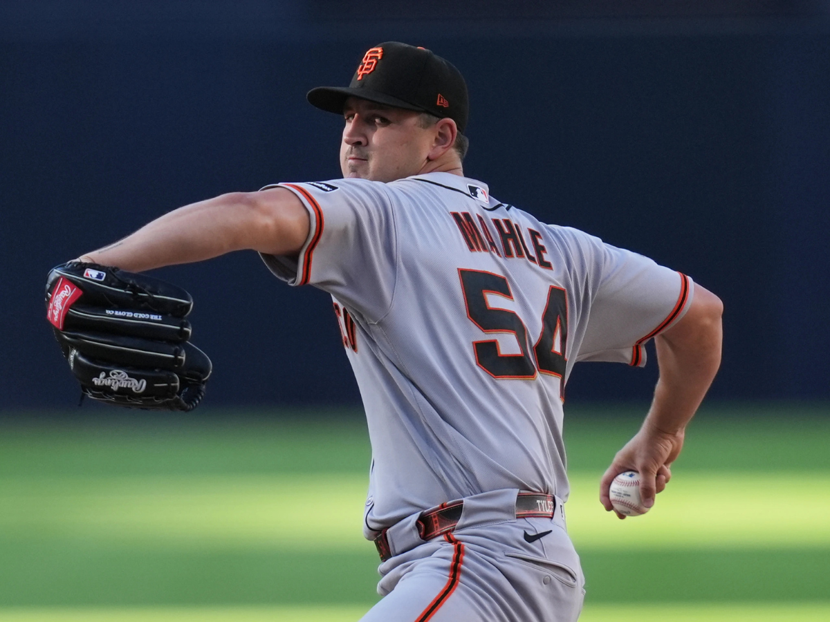 Los Bravos adquirieron a Tyler Mahle