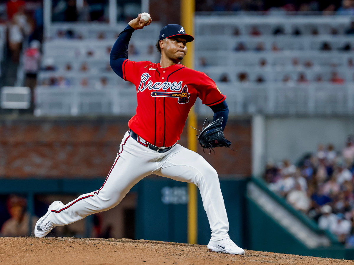 Elieser Hernández estrena su casilla de salvamentos en Grandes Ligas