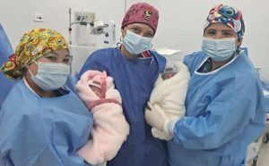 Hospital de La Guaira registra histórico parto de gemelos tras sismos