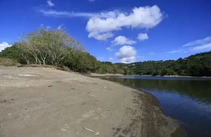 Más de medio millón de personas enfrentan racionamiento de agua en Puerto Rico por histórica sequía